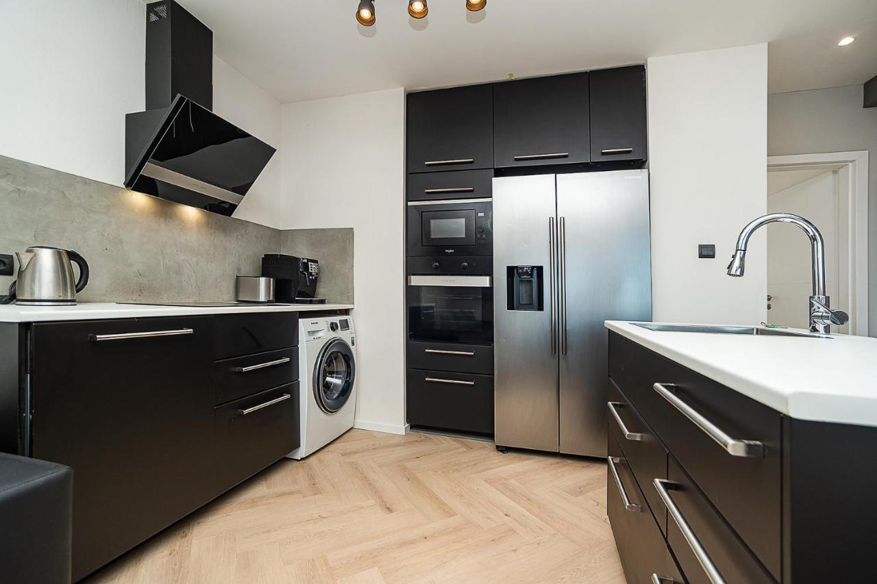 Big 4-Bedroom Flat, Terrace With Great Vitkov View Praga Exterior foto