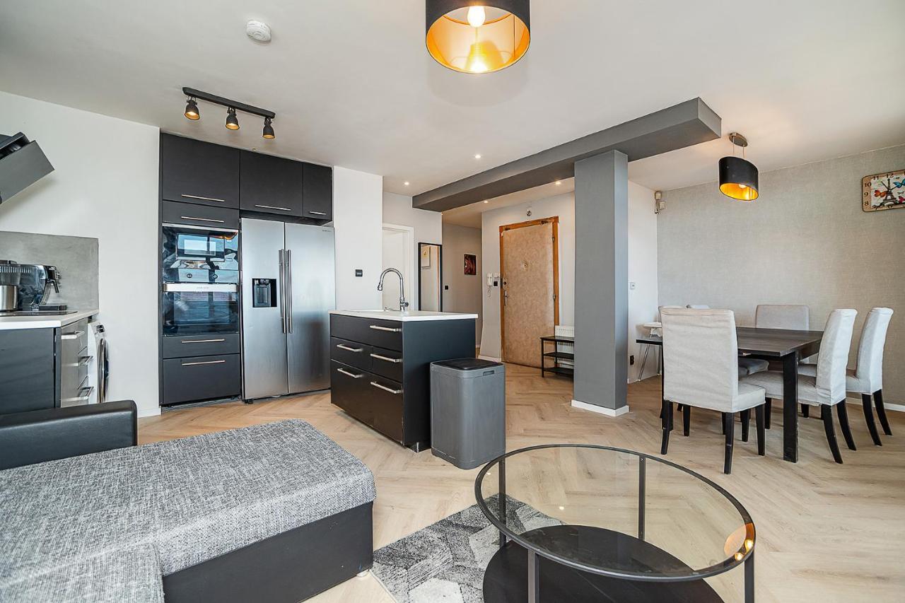Big 4-Bedroom Flat, Terrace With Great Vitkov View Praga Exterior foto