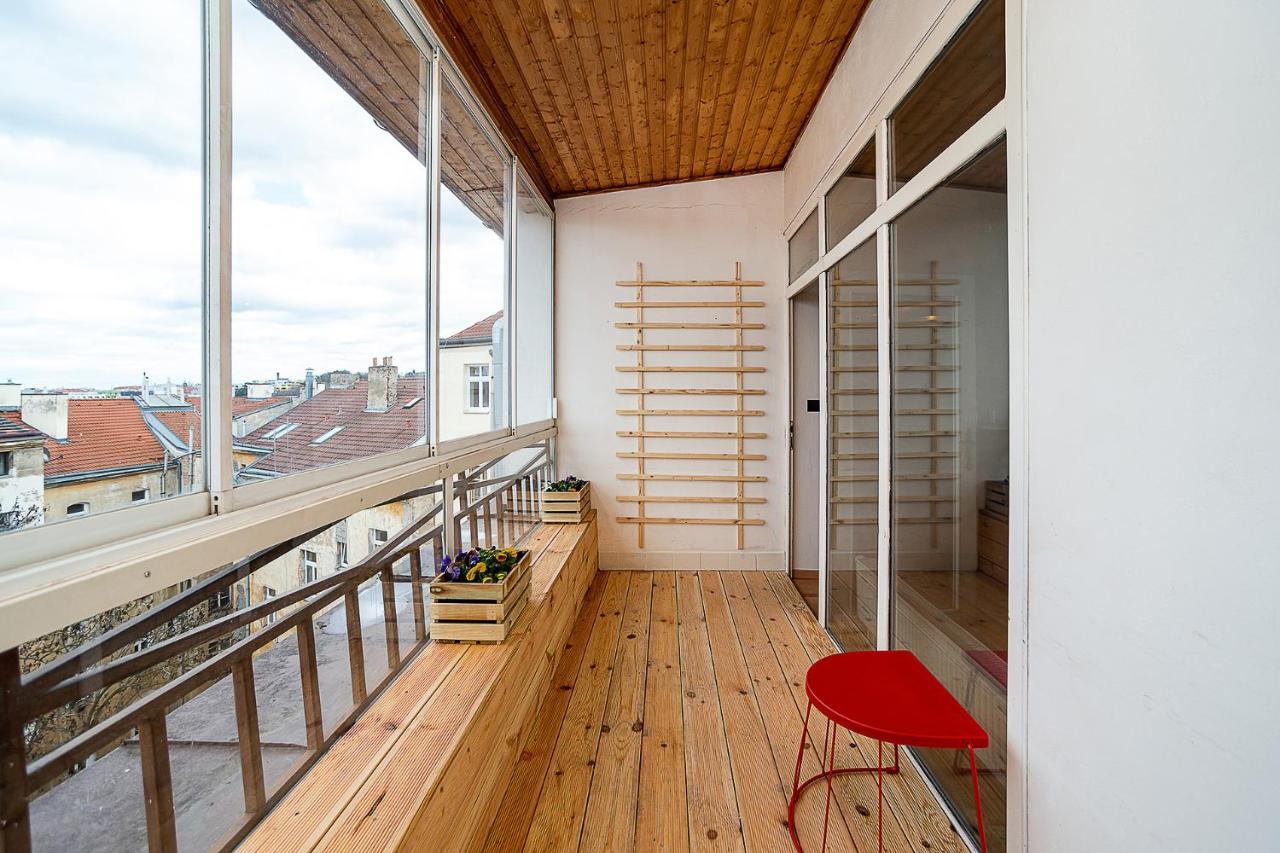 Big 4-Bedroom Flat, Terrace With Great Vitkov View Praga Exterior foto