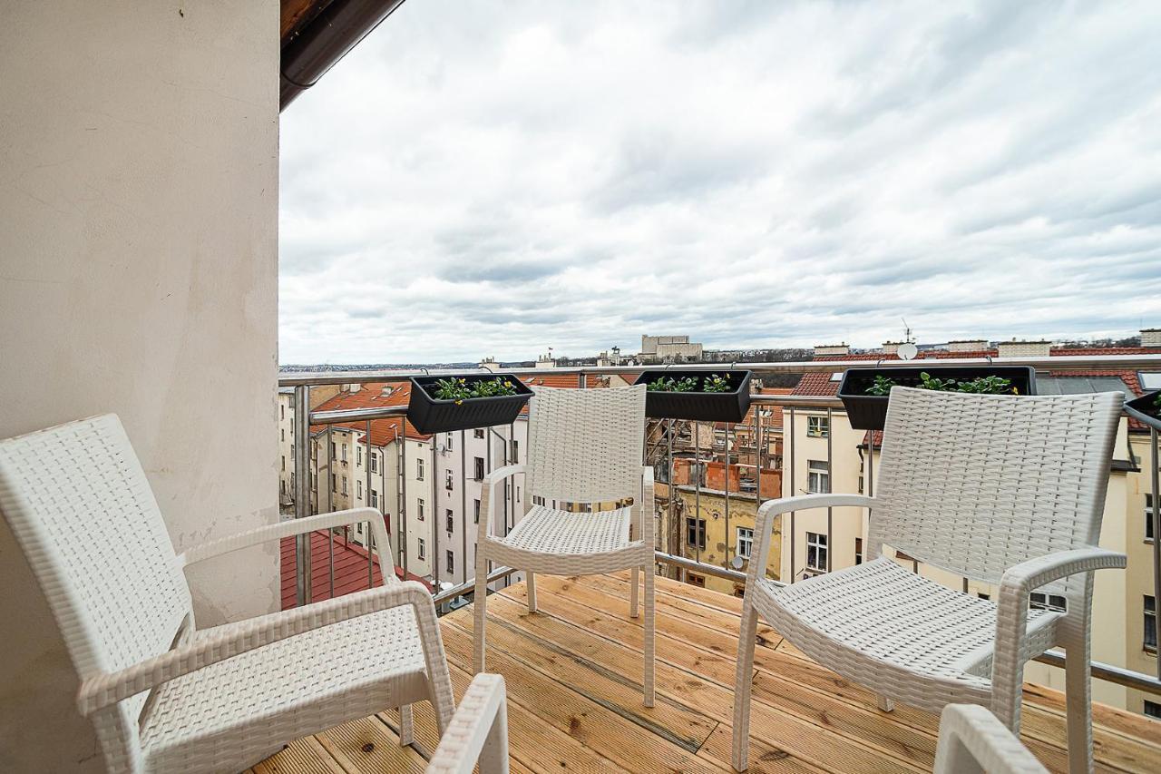 Big 4-Bedroom Flat, Terrace With Great Vitkov View Praga Exterior foto