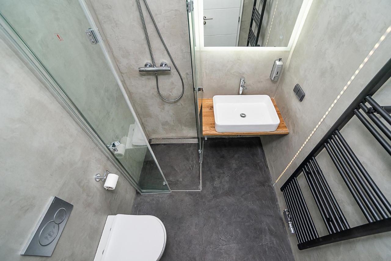 Big 4-Bedroom Flat, Terrace With Great Vitkov View Praga Exterior foto